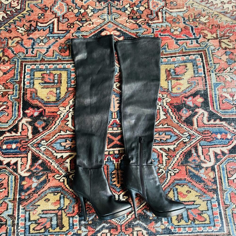 Vera Wang Lavender Boots Womens 6.5 Black Leather Over The Knee Stiletto Zip